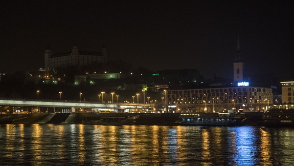 Pridáte sa? V sobotu sa dominanty Bratislavy zahalia do tmy