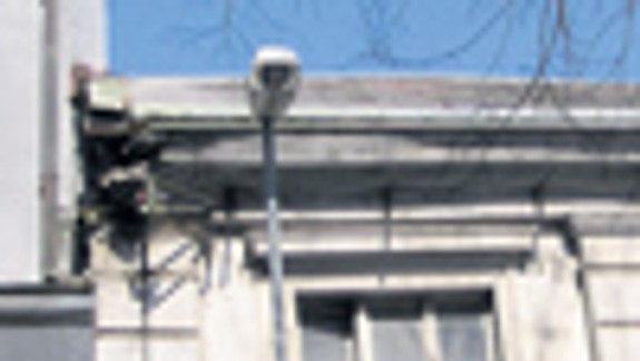 Bývalá škola na Lazaretskej čoraz viac chátra