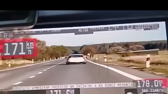 Policajti namerali za obcou Pernek mladému vodičovi rýchlosť 171 km/h