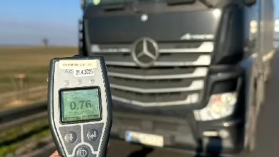 Opitý kamionista: Policajti azdržali na hraničnom priechode zadržala poľského vodiča s 1,5 promile