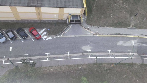 Zdá sa, že v Karlovej Vsi vyriešili problém s rezidentským parkovaním...