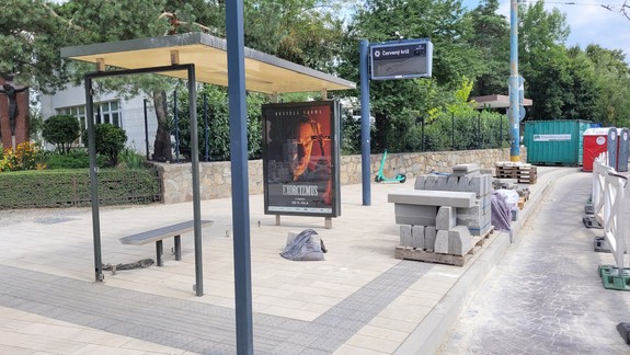 FOTO: Premena Mudroňovej a križovatky Vazovova - Mýtna už je v plnom prúde