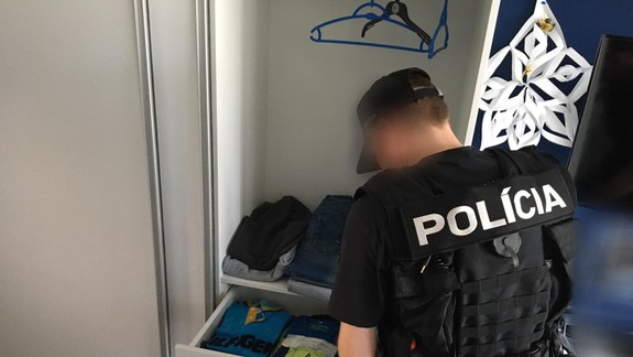 NAKA zadržala v rámci akcie Cisár 12 osôb, zasahovalo takmer 200 policajtov