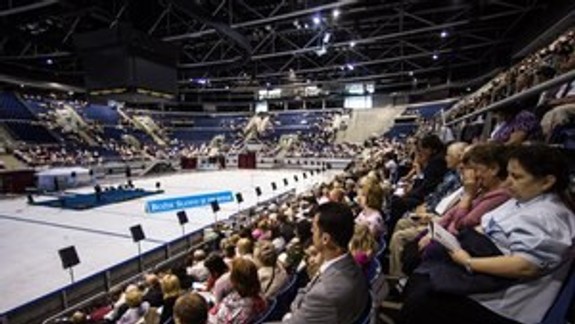 VIDEO: Na zimnom štadióne majú zjazd Svedkovia Jehovovi - očakáva sa takmer 5-tisícová účasť