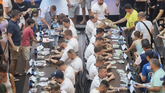 Belasí futbalisti a hokejisti oslavovali spoločne zisk majstrovských titulov