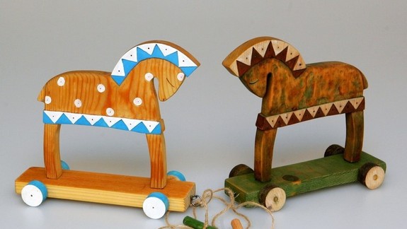 Galériu ÚĽUV zaplnili koníky v podobe hračiek, suvenírov či dekorácií