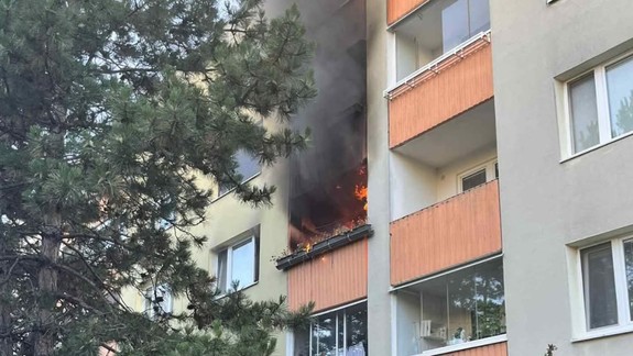 K Vianociam patrí aj rziko požiarov. Viete, čo robiť, ak začne horieť?