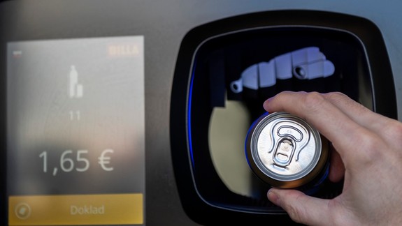 Mestá a obce oceňujú zavedenie zákazu používania jednorazových plastov a zálohovanie