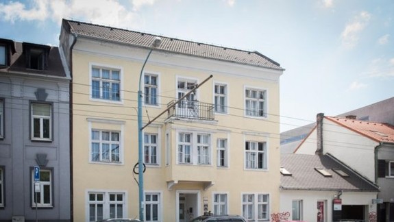 Súd zastavil exekúciu bývalého sídla neziskovky Maják nádeje. Vráti sa budova Starému Mestu?