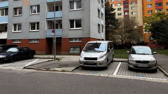 Zlá správa: Poistenie áut aj nehnuteľností tento rok zdražie