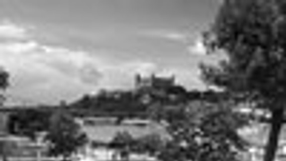 Na pláži hudba, dobové oblečenie a zmrzlina za 1 Sk