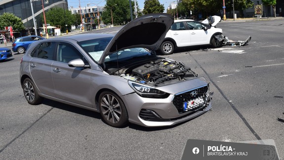 Videli ste túto nehodu? Polícia hľadá svedkov