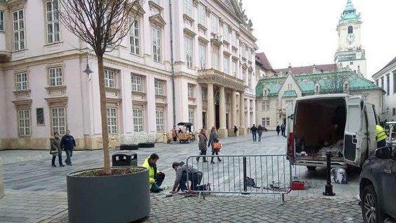 Centrum sa mení: Známa reťaz z Klobučníckej je preč