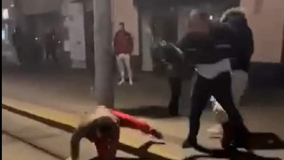 Bitka na Obchodnej: Muža obvineného z ublíženia na zdraví súd nevzal do väzby