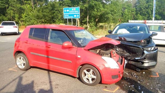 Nehoda: V Chorvátskom Grobe sa zrazili dve autá,  vodičku previezli do nemocnice