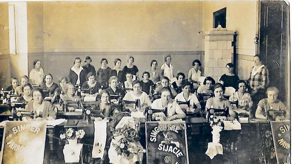 Predajňa Singer mala aj svoju učebňu