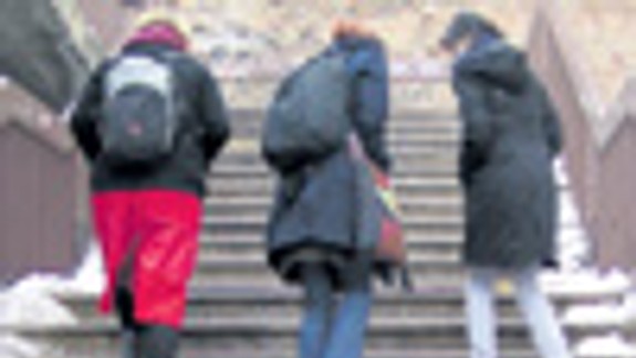 Zrekonštruované schody sú už zničené