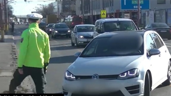 VIDEO: Policajti si posvietili na vodičov jazdiacich v bus pruhu na Gagarinovej