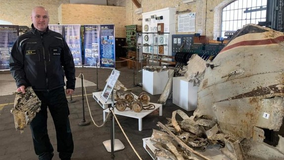 Policajti vylovili trosku z lietadla, ktoré v roku 1976 spadlo do Zlatých pieskov