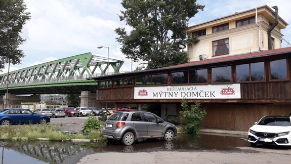 Mýtny domček pri Starom moste neprežil koronu: Reštaurácia je na predaj!