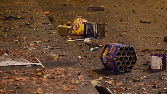 Doktori v UNB ošetrili v noci stovky pacientov. Jednému spadla do postele sviečka