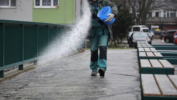 Zimná údržba v Petržalke bude zabezpečená a vraj lepšia ako po minulé roky...