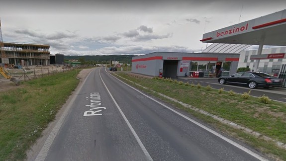 Na Rybničnej ulici zrazilo auto 58-ročného chodca - jeho stav je vážny!