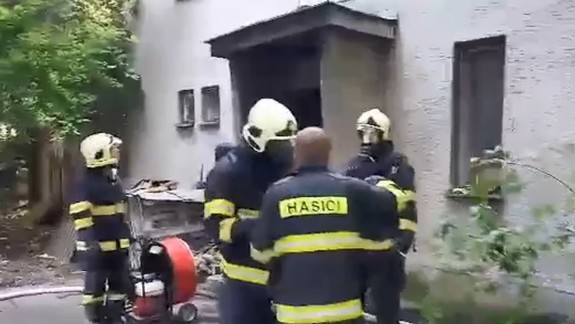 VIDEO: Požiar v ubytovni hrôzy neprežil jeden človek