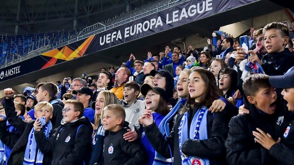 Na zápas s anglickým Wolverhamptonom pozýva Slovan deti do 14 rokov - zaplnia malí fanúšikovia celé Tehelné pole?