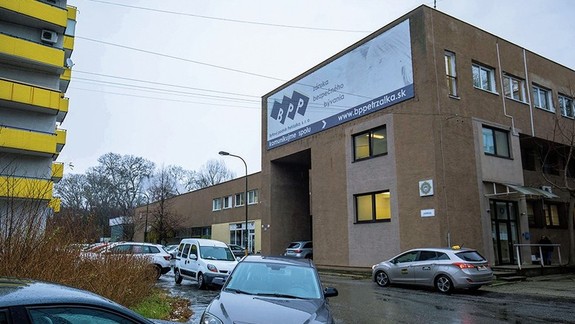 Zvláštne: Po dvoch rokoch sa mesto rozhodlo, že budovu v Petržalke, o ktorú žiadalo, vlastne nechce