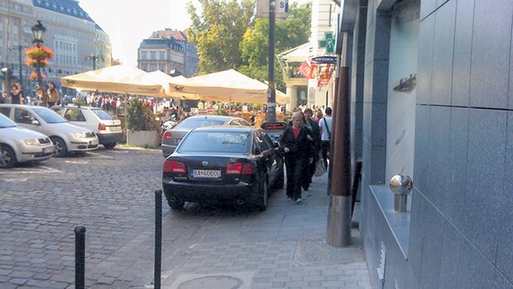 Na Gorkého ulici samospráva opravila chodník