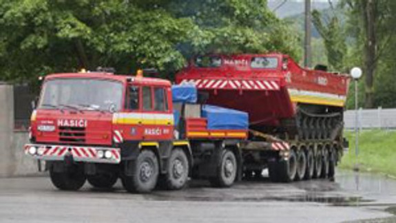 Do dvoch hodín dunajská voda zatopí prístup do Devína