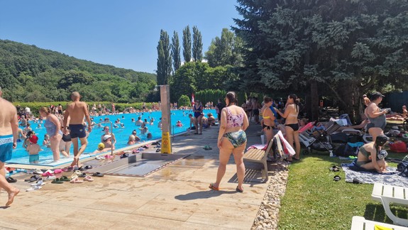 Povolenie na prevádzku malo na konci týždňa 173 umelých kúpalísk
