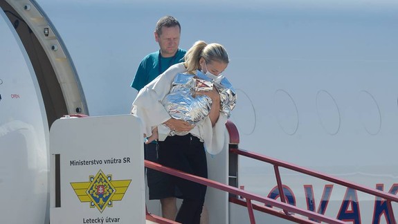 VIDEO: Na Kramáre transportovali z Egypta choré ročné dievčatko