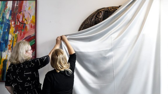 Na pamiatku Brone a Mareka: Obetiam nehody na zastávke Zochova odhalili spomienkovú tabuľu