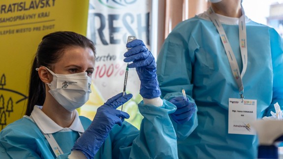 O očkovanie prejavilo doposiaľ záujem 5246 ľudí vo veku od 12 do 15 rokov