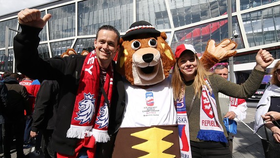 FOTO: Hokejová Bratislava priniesla drahšie pivo, ubytovanie či niekoľko neférových taxikárov
