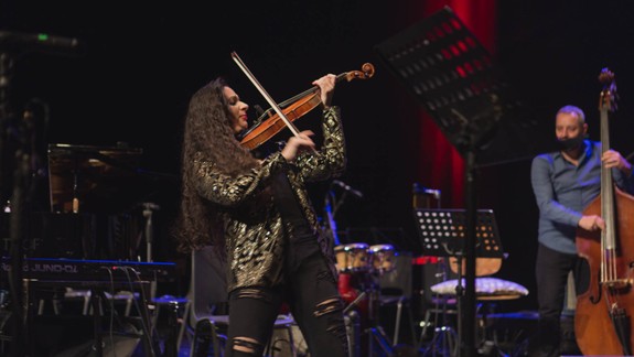 VIDEO a FOTO: Vášeň, výborná hudba a nadšené publikum. Takto to žilo na Gypsy Jazz Festivale
