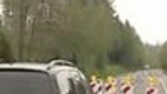 Jarošova je v úseku priecestia úplne uzavretá