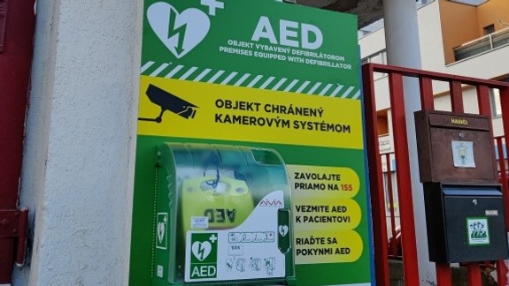 Rača má prvý defibrilátor, môže zachrániť život
