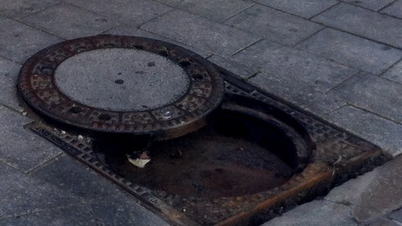 Čumil sa vrátil na roh Panskej ulice a Rybnej brány