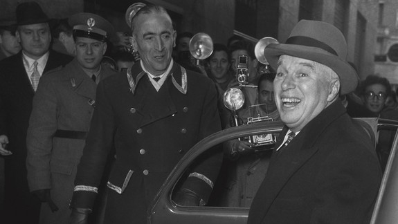 Výstava unikátnych fotografií známych osobností. Našli sa v starom kufri