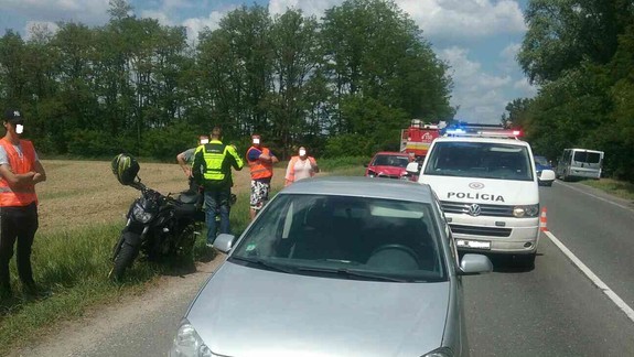 FOTO: Pri Stupave došlo k nehode dvoch áut - zranené pri nej boli aj deti!