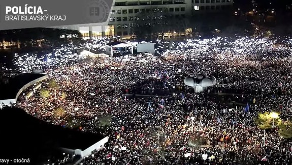 Po celom Slovensku sa konali veľké protesty proti vláde, zhromaždenia boli pokojné