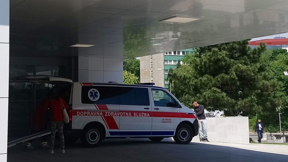 Do nemocnice na Kramároch priviezli týrané bábätko, malo viacero zlomenín a modriny po celom tele