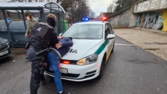 Ďalší bytoví zlodeji skončili s pomocou obyvateľov v putách!