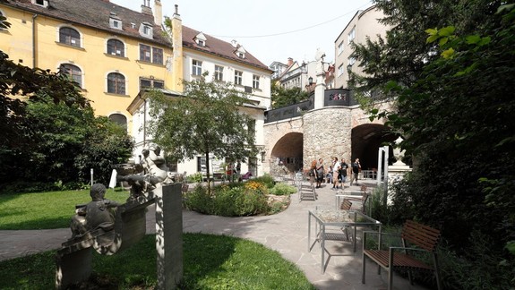 Navštívte v rámci Kultúrneho leta čitáreň U červeného raka - aký program je pre vás pripravený?