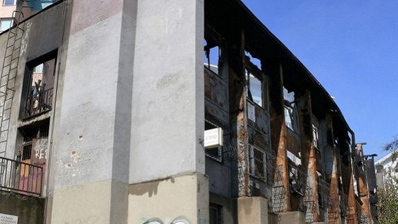 Vyrastie na mieste zhoreniska parkovací dom?