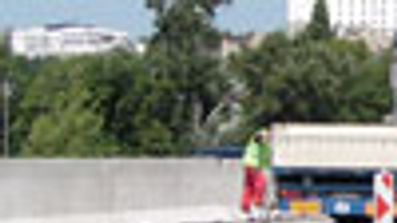 Prebiehaniu cez Panónsku už bránia panely