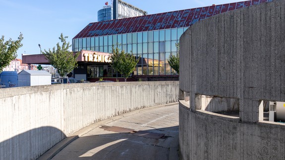 Prokuratúra k exšéfovi Ekopodniku Mikušovi: Úplatok zobral za neukončenie nájmu parkoviská pri tržnici